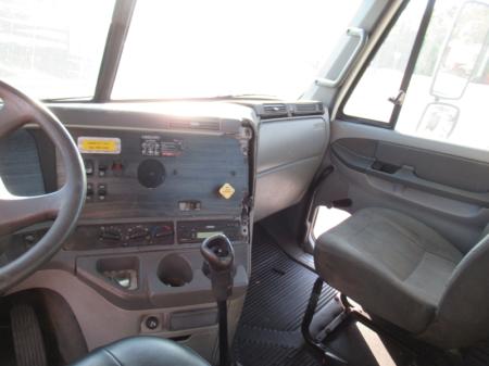 2005 Freightliner COLUMBIA 112 11