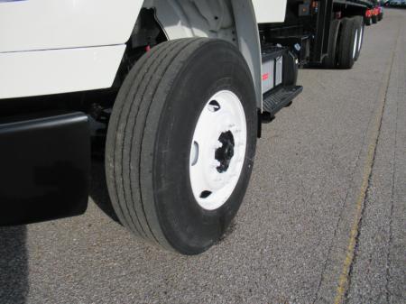 2018 Freightliner BUSINESS CLASS M2 106 14