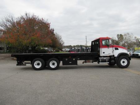 2007 Mack CV713 4