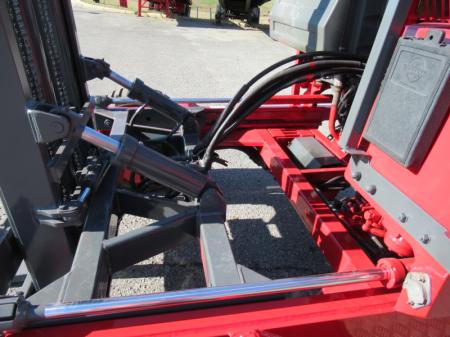 2000 Moffett M5000 12