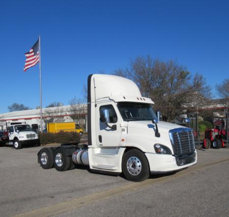 2018 Freightliner CASCADIA 3