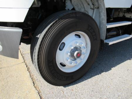 2017 Freightliner M2 106 13