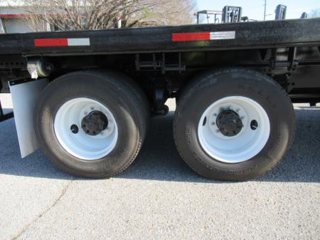 2017 Freightliner M2 106 16