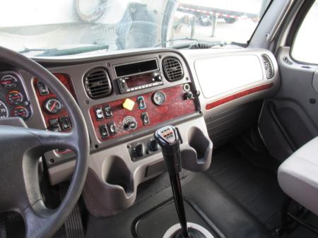 2017 Freightliner BUSINESS CLASS M2 112 10