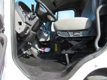 2016 Freightliner BUSINESS CLASS M2 106 8