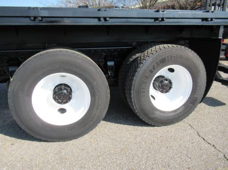 2016 Freightliner BUSINESS CLASS M2 106 17