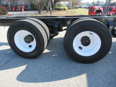 2017 Freightliner BUSINESS CLASS M2 106 17