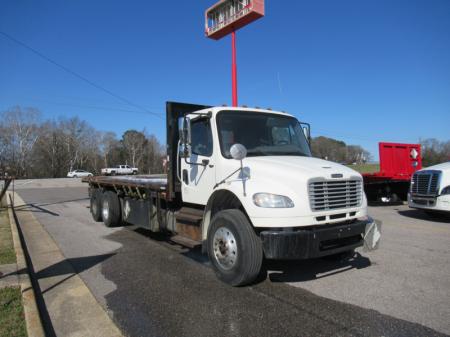 2017 Freightliner BUSINESS CLASS M2 106 3