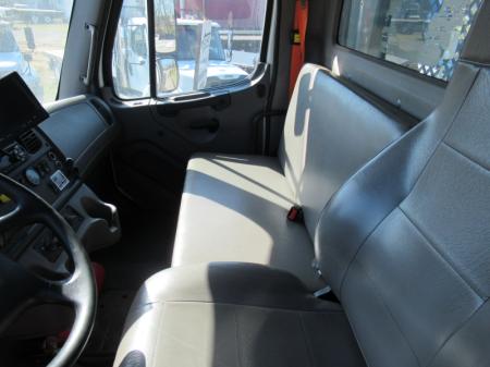 2017 Freightliner BUSINESS CLASS M2 106 8