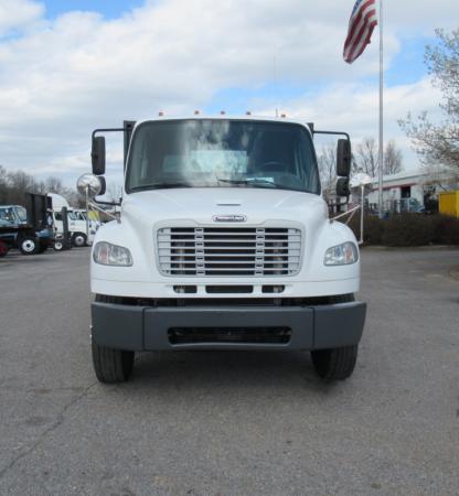 2016 Freightliner BUSINESS CLASS M2 106 3