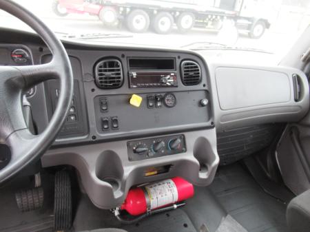 2015 Freightliner BUSINESS CLASS M2 106 10