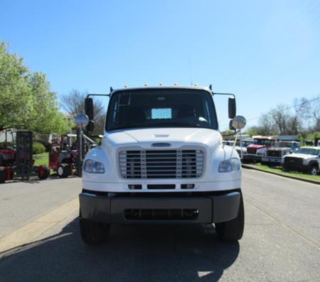 2014 Freightliner BUSINESS CLASS M2 106 9
