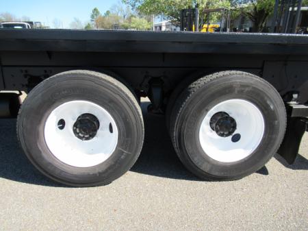 2014 Freightliner BUSINESS CLASS M2 106 16