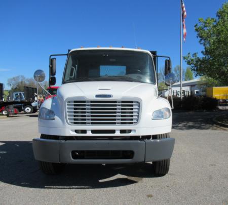 2017 Freightliner BUSINESS CLASS M2 106 2