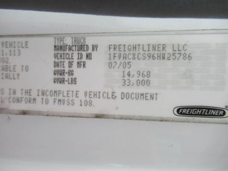 2006 Freightliner BUSINESS CLASS M2 106 11