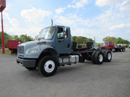 2016 Freightliner BUSINESS CLASS M2 106 1
