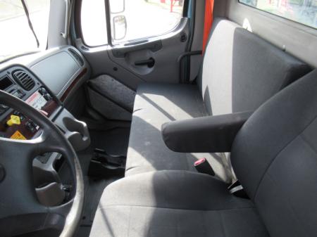 2016 Freightliner BUSINESS CLASS M2 106 9