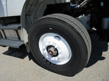 2014 Freightliner BUSINESS CLASS M2 106 20