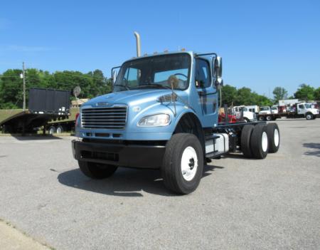 2016 Freightliner BUSINESS CLASS M2 106 2