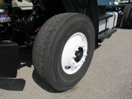 2016 Freightliner BUSINESS CLASS M2 106 17