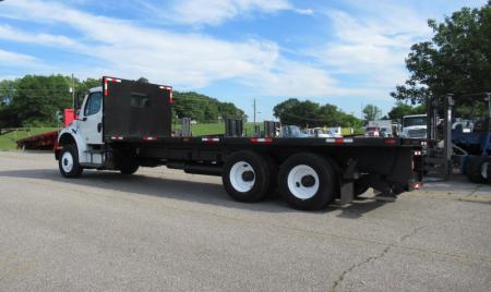 2015 Freightliner BUSINESS CLASS M2 106 3