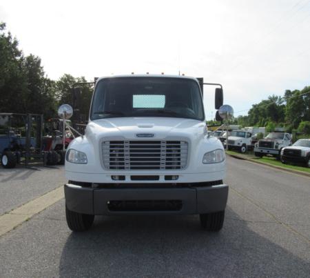 2015 Freightliner BUSINESS CLASS M2 106 9