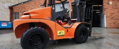 Moffett Forklifts vs. Traditional Forklifts: Which is Better for Your Business?